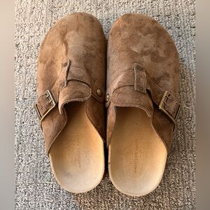 suede clogs